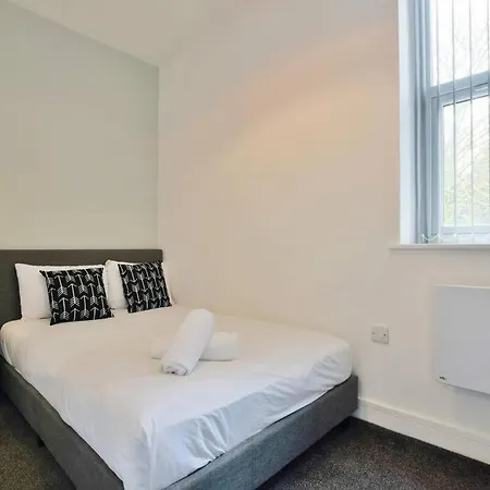 Free Parking - Charming 2-Br Flat Near Salford Royal Apartment Manchester Exterior photo